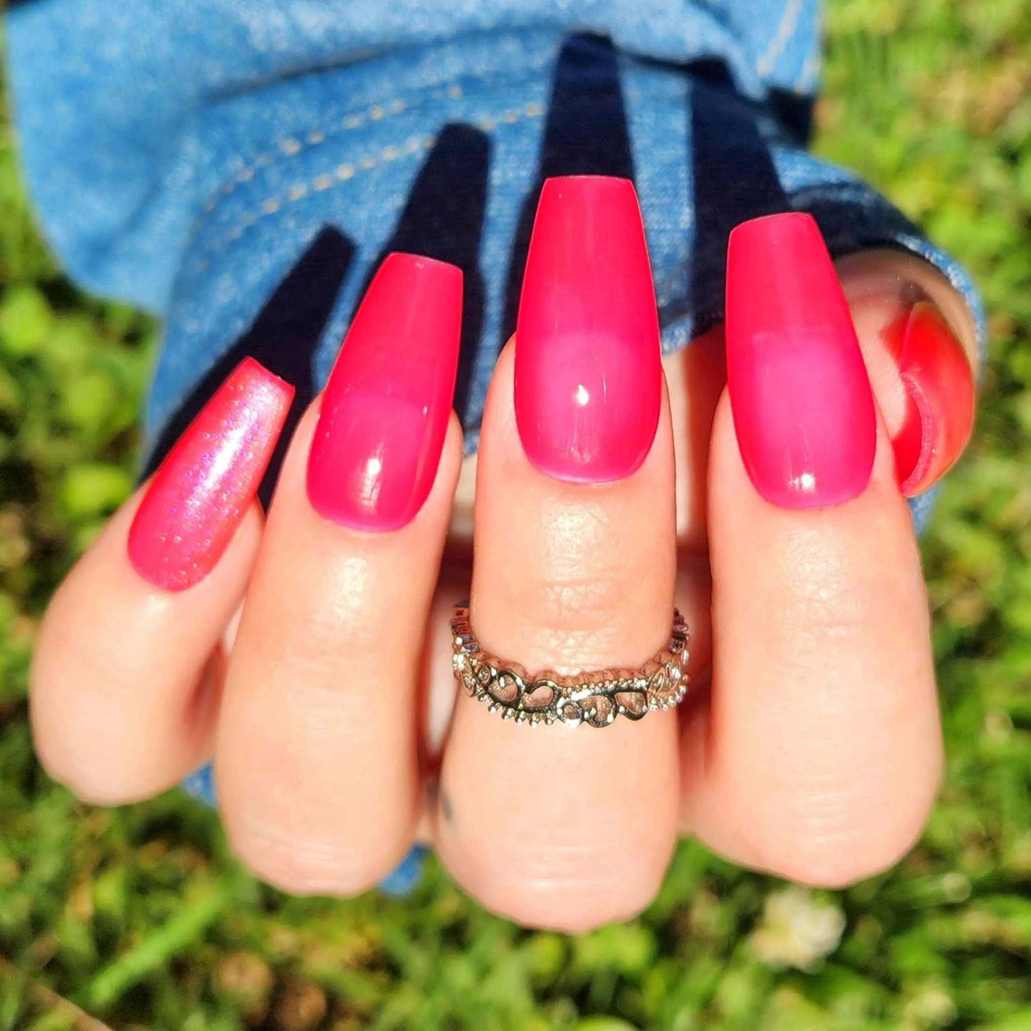 Glow Lips- Glow Gel Polish