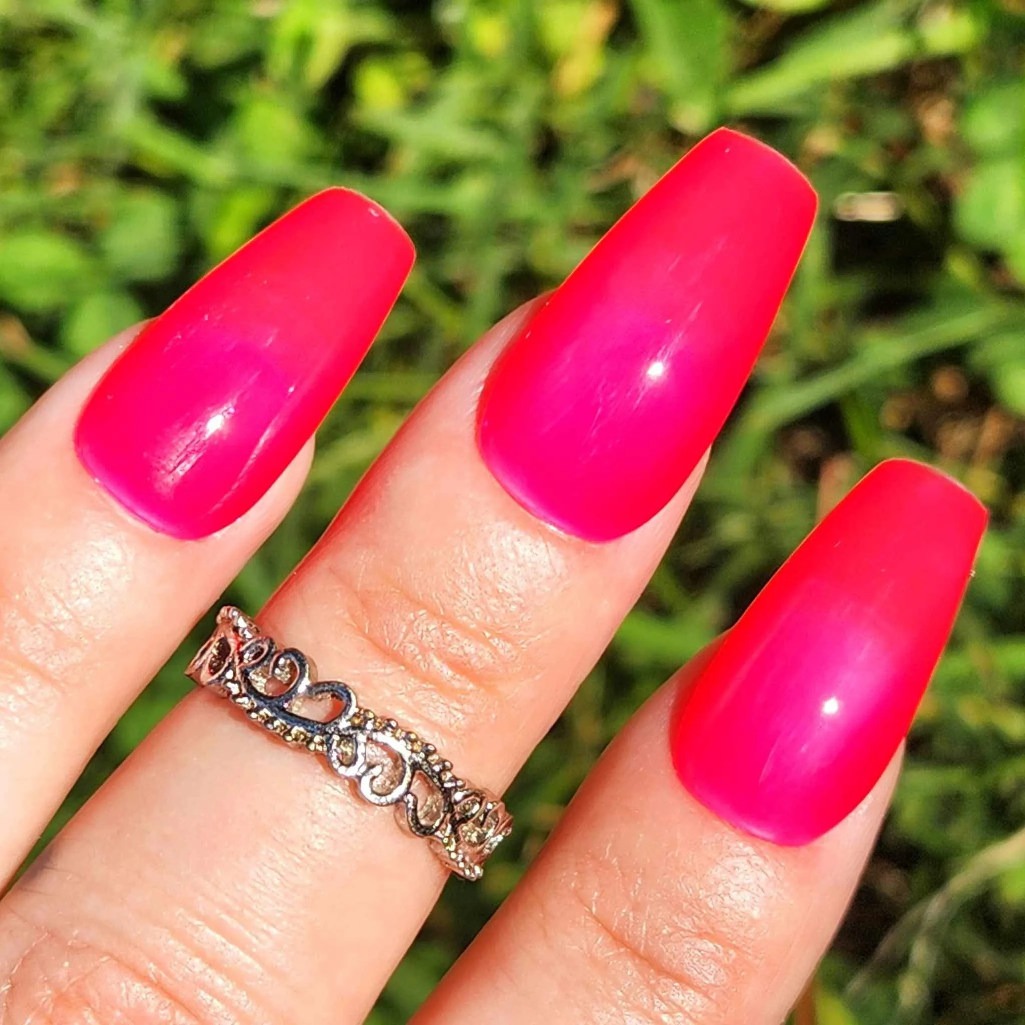 Glow Lips- Glow Gel Polish
