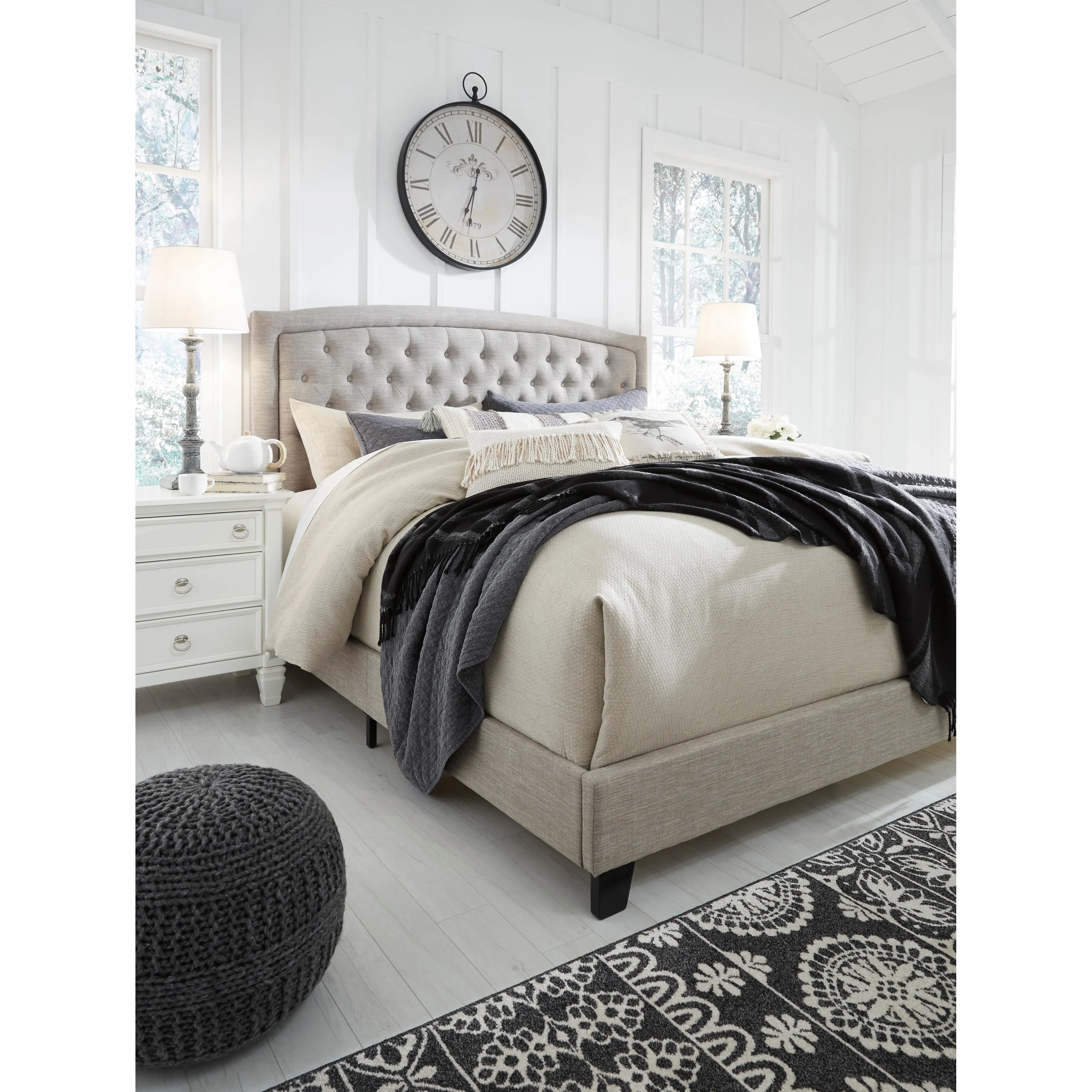 Signature Design by Ashley Jerary King Upholstered Bed B090-782