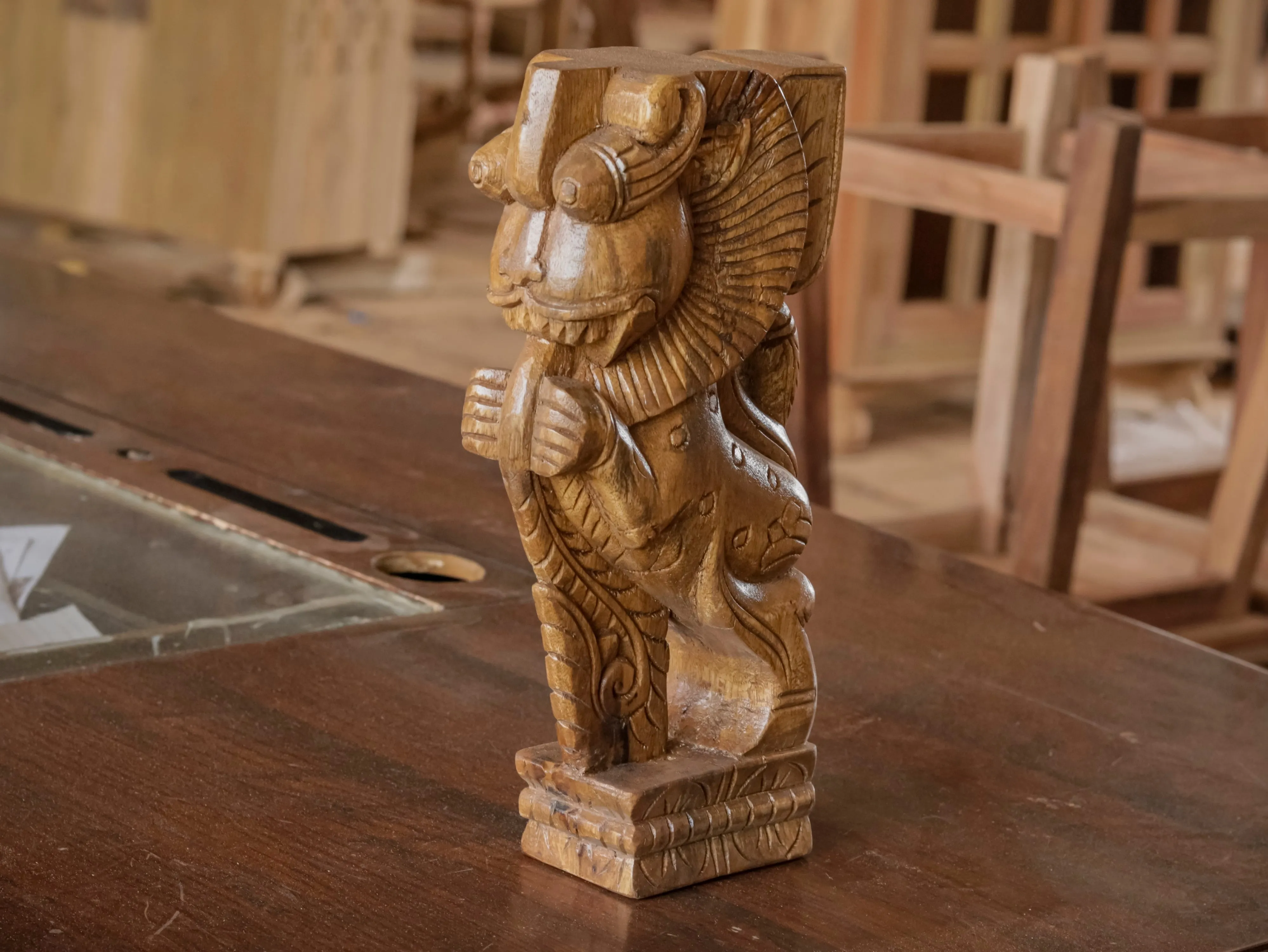 Solid wood Detailed Carved Yali Door Bracket