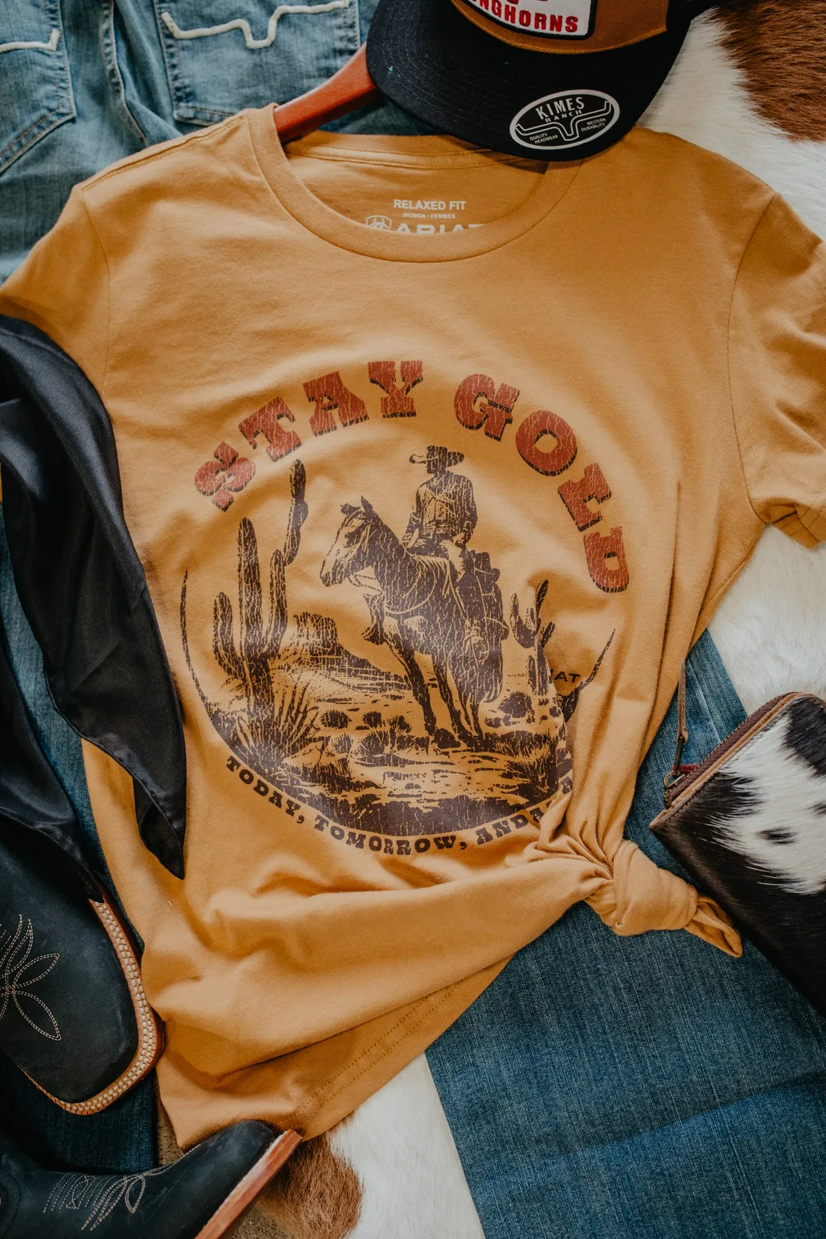'Stay Gold' Women's Ariat T-Shirt (XS-XXL)